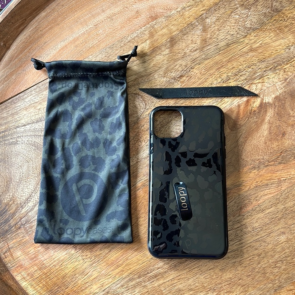 iPhone 11 Pro Max Loopy Case - Midnight Leopard
